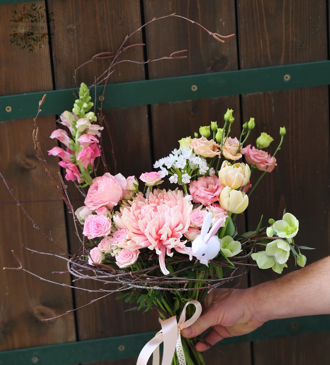 flower delivery Budapest - Pink crescent moon bouquet with bunny