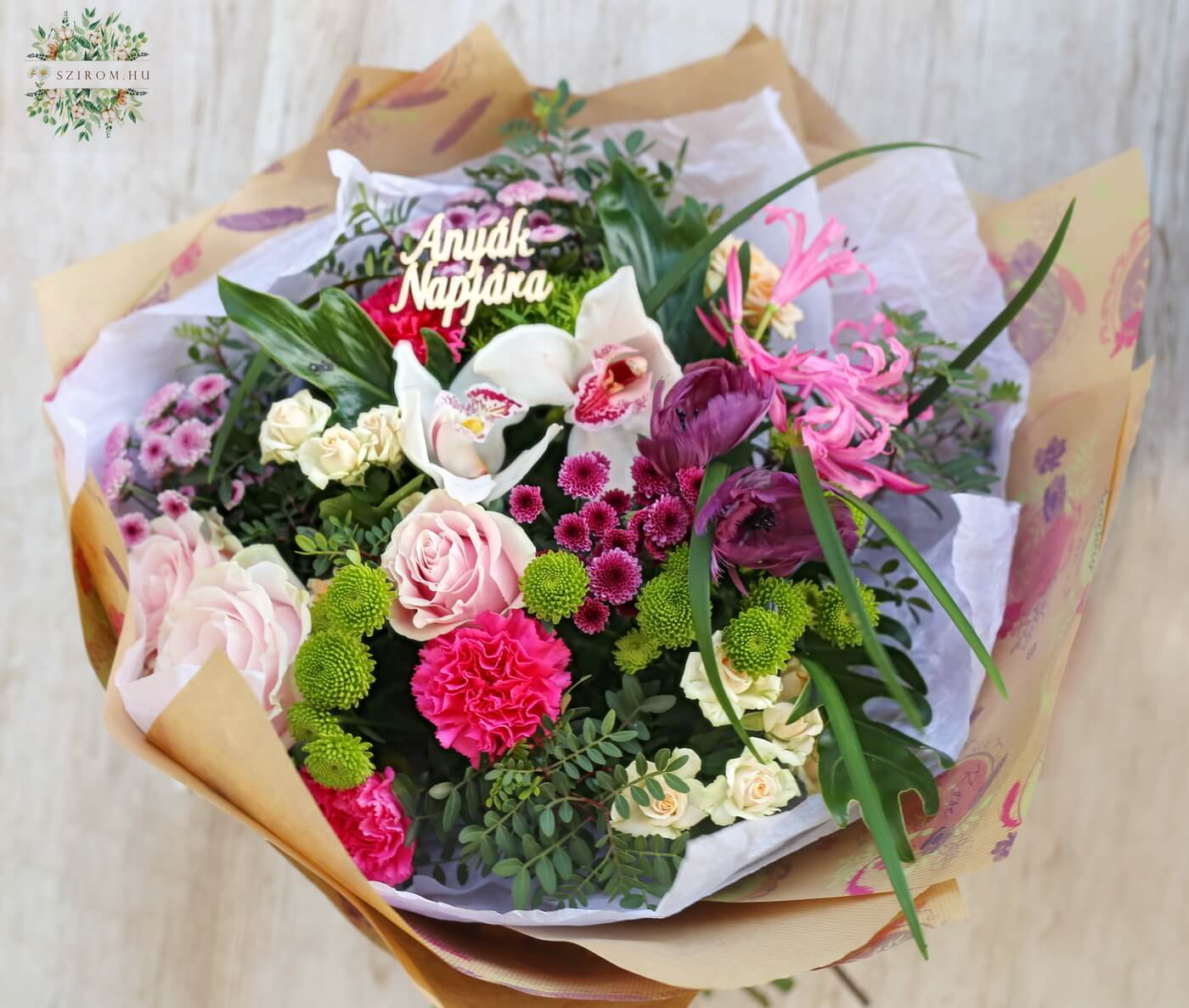 flower delivery Budapest - Big colorful mother's day bouquet (18 stems)