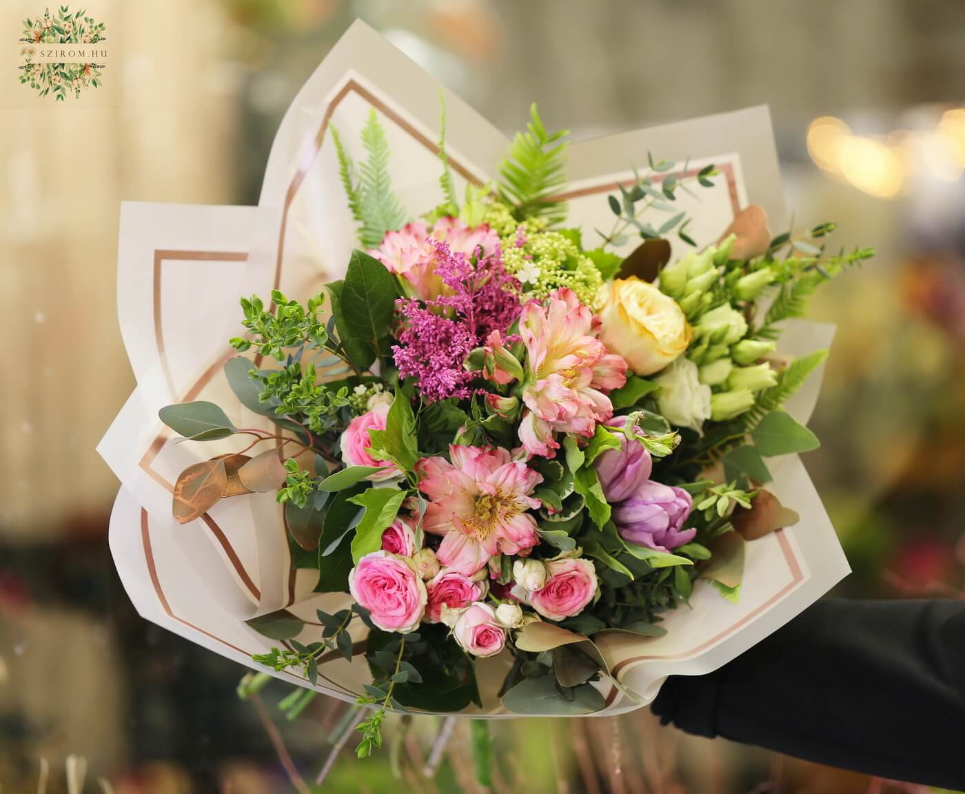 flower delivery Budapest - Elegant bouquet with fresh flowers