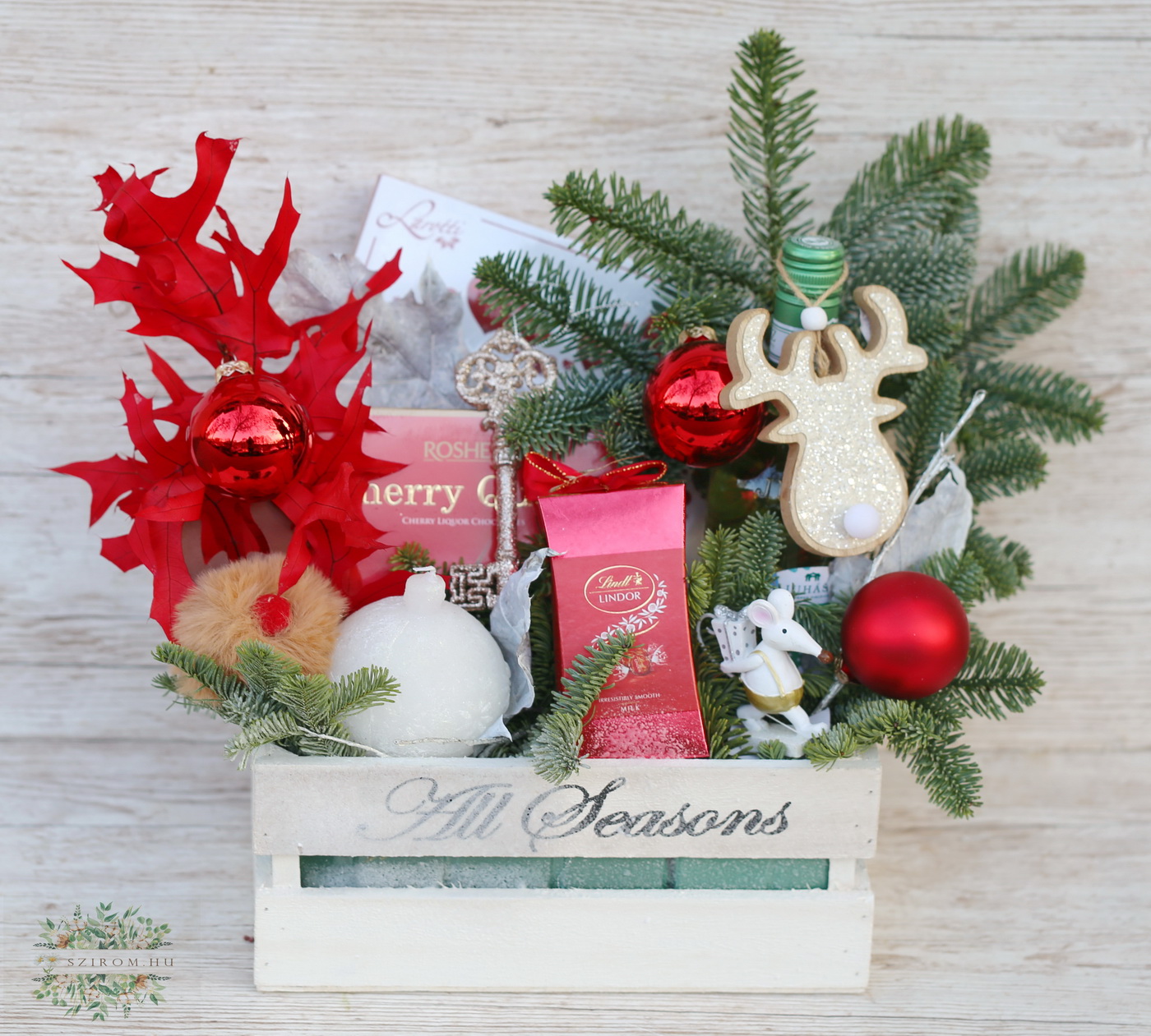 flower delivery Budapest - red gift christma- basket