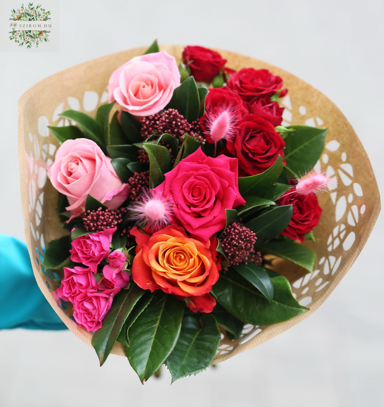 Blumenlieferung nach Budapest - Kleiner Rosenstrauß mit warmen Farben, Hasenohren (7 Stiele)