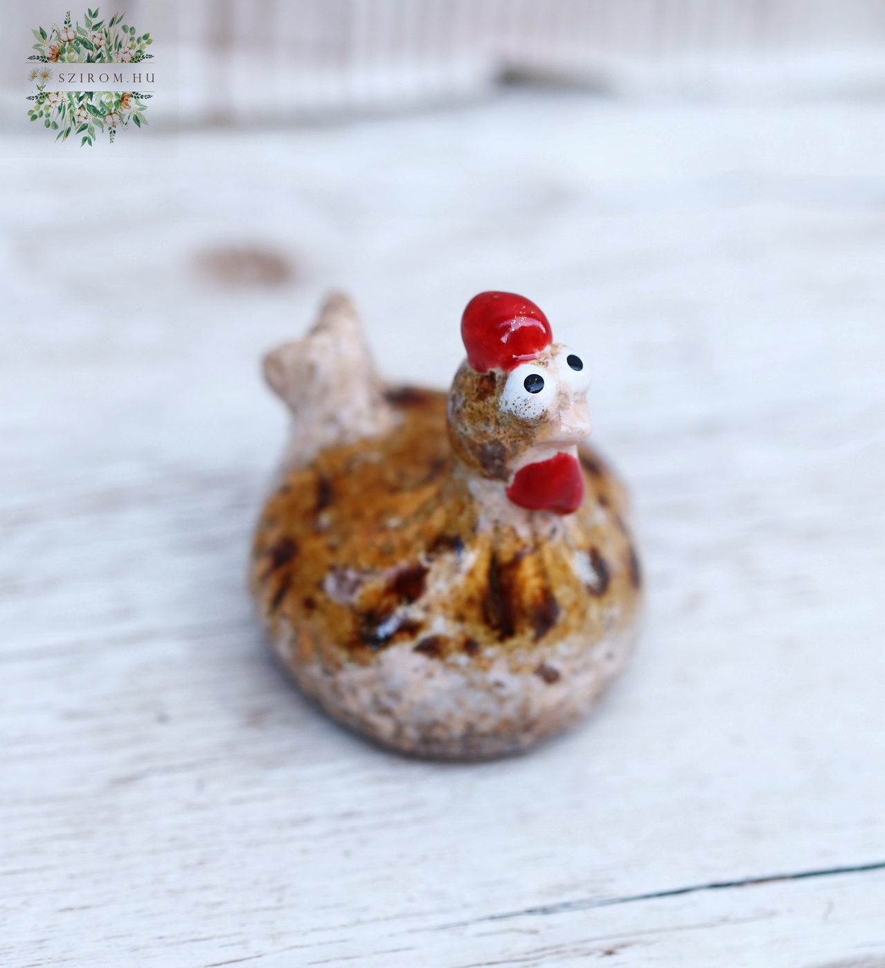 flower delivery Budapest - small ceramic brown chicken (6cm)