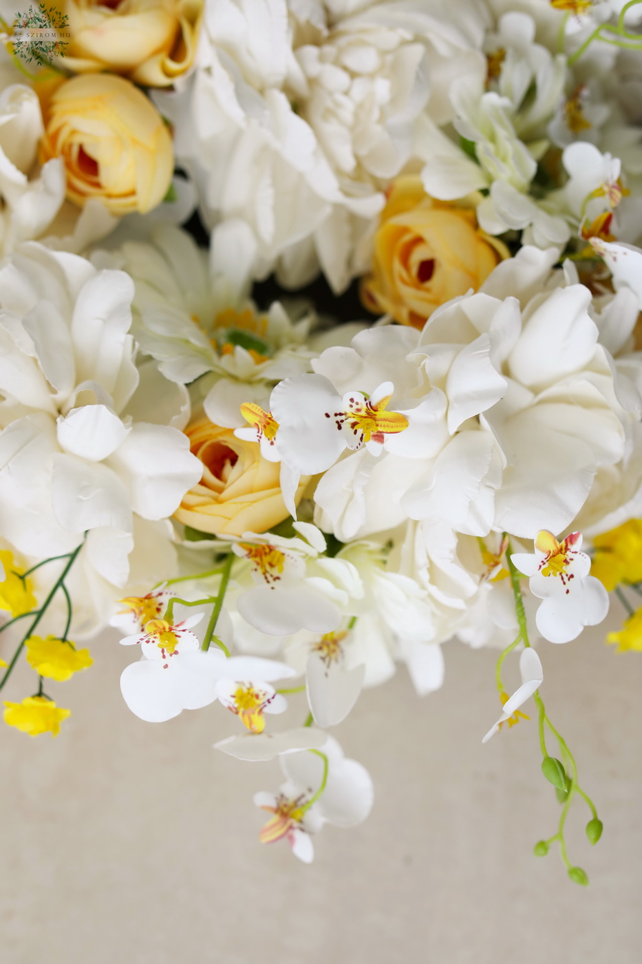 flower delivery Budapest - Spring Silkflower wreath 30cm