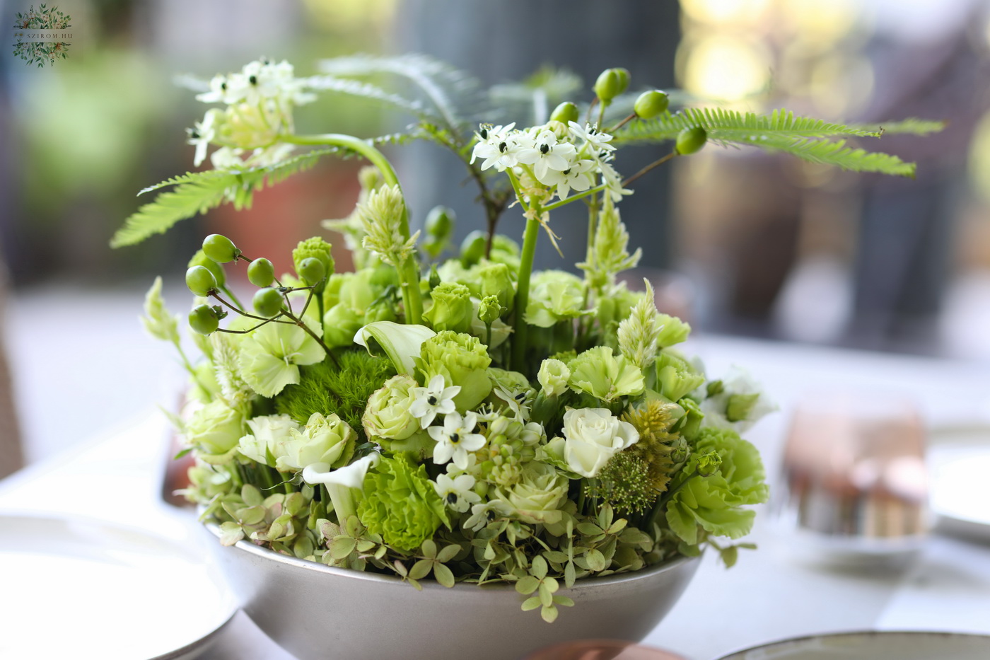 flower delivery Budapest - Green wedding and event table decoration with umbrella fern (spray rose, lisianthus, ornithogalum, calla lily, carnation)