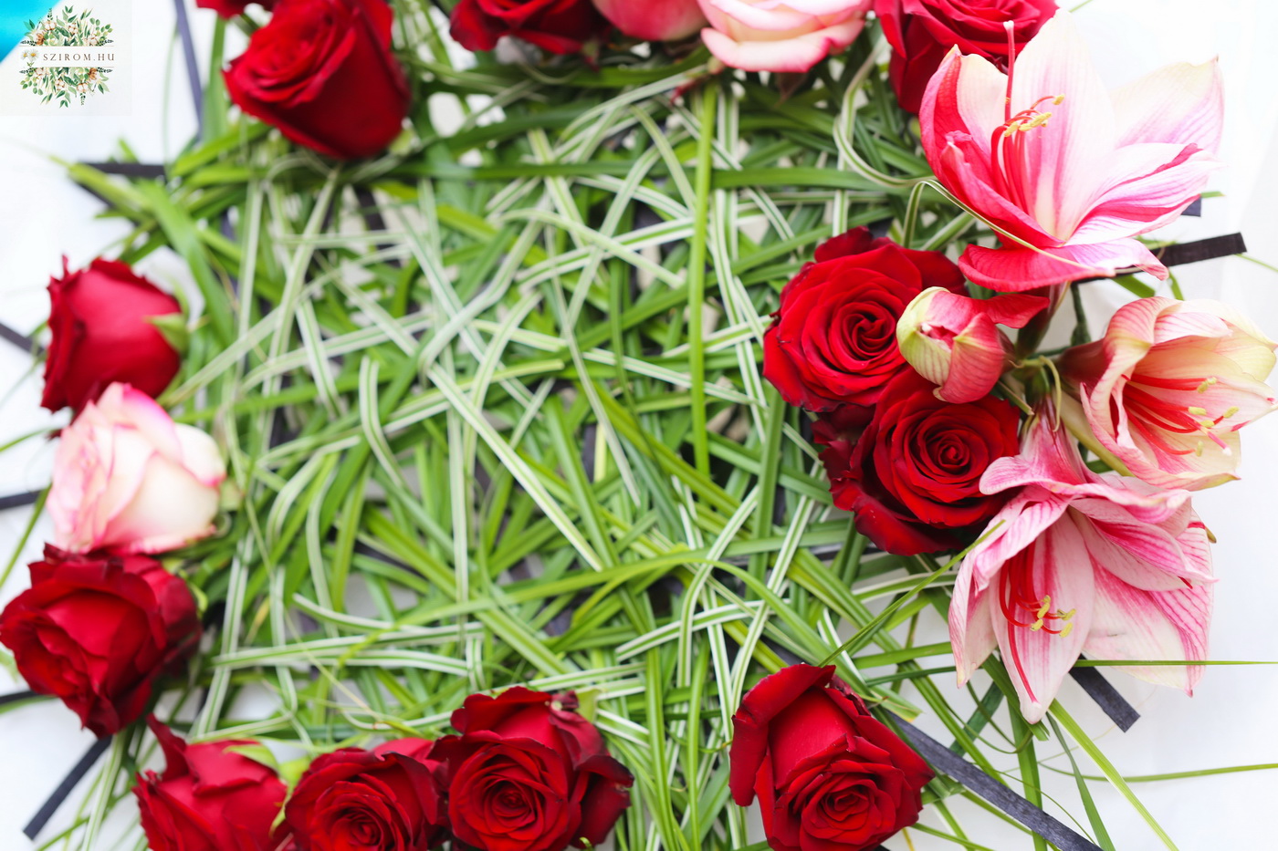 flower delivery Budapest - Modern red rose bouquet with amaryllis, grass bouquet