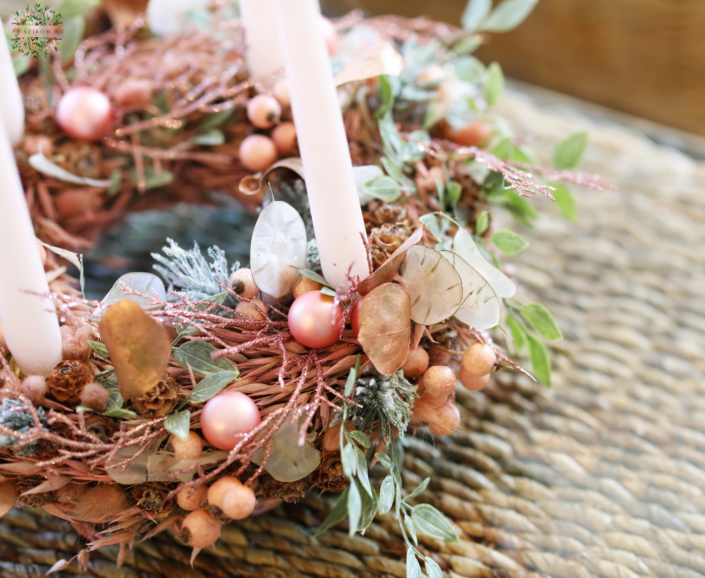 Blumenlieferung nach Budapest - Rosegold adventskranz (35cm)