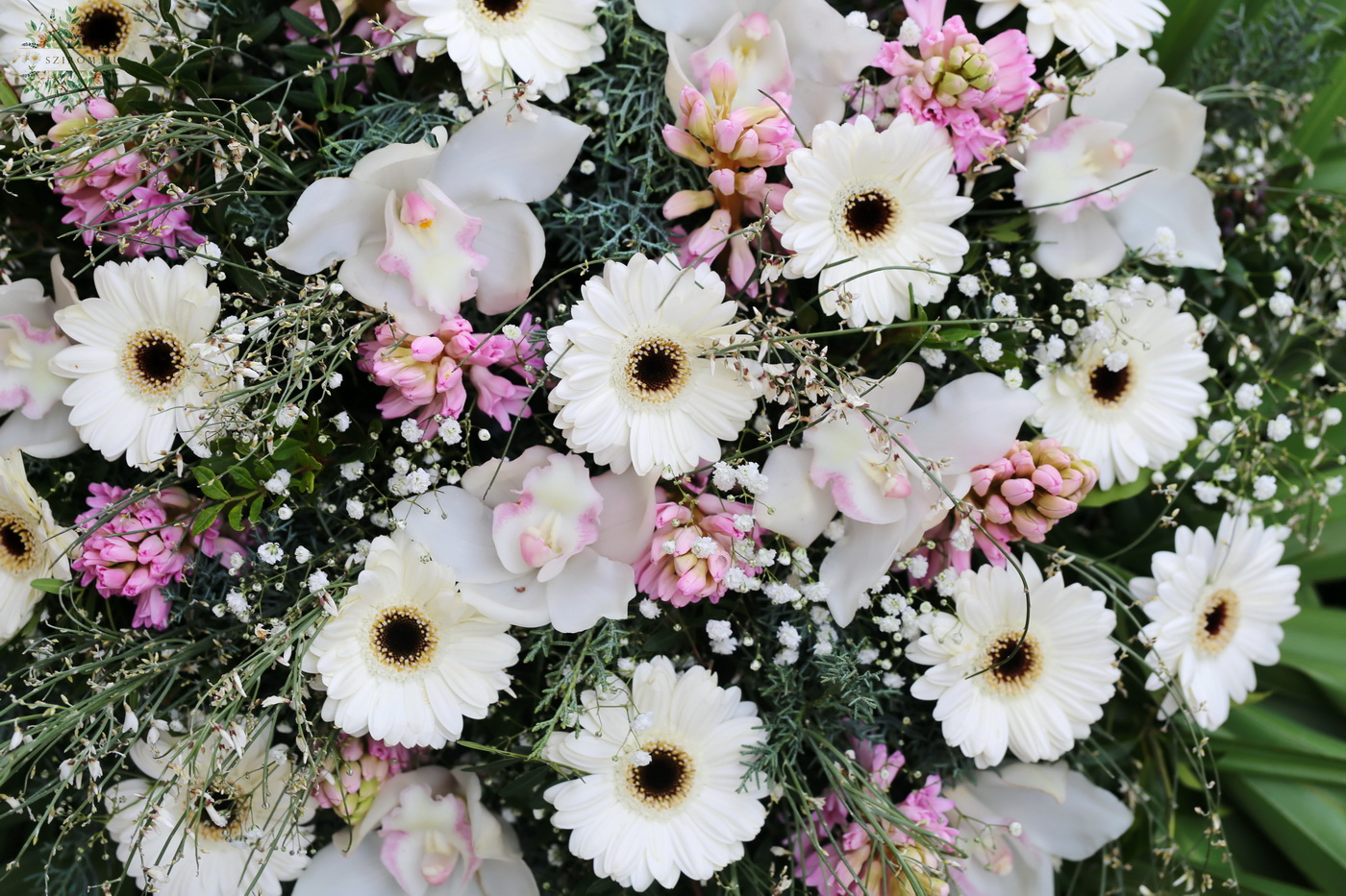 flower delivery Budapest - Standing wreath with orchid, hyacinth and gerbera (1m)
