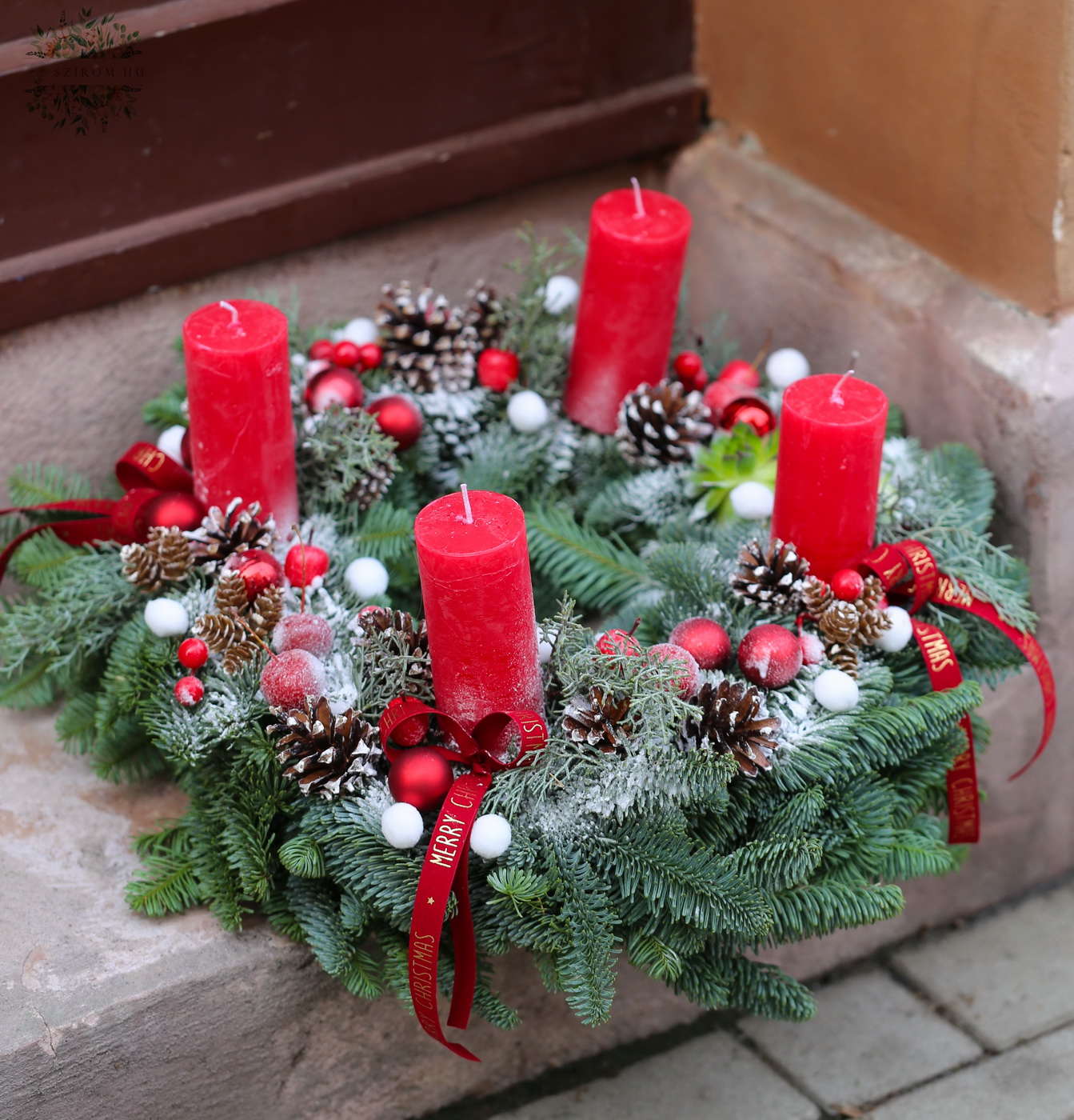 flower delivery Budapest - Red and white decorated live fir Advent wreath (47cm)