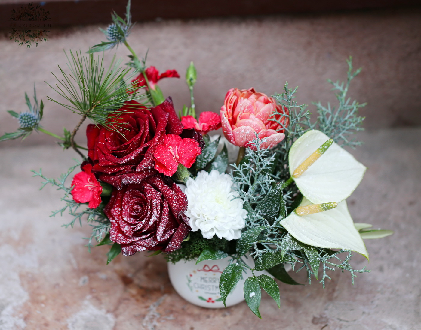 Virágküldés Budapest - Kis karácsonyi Mikulás virágbögre