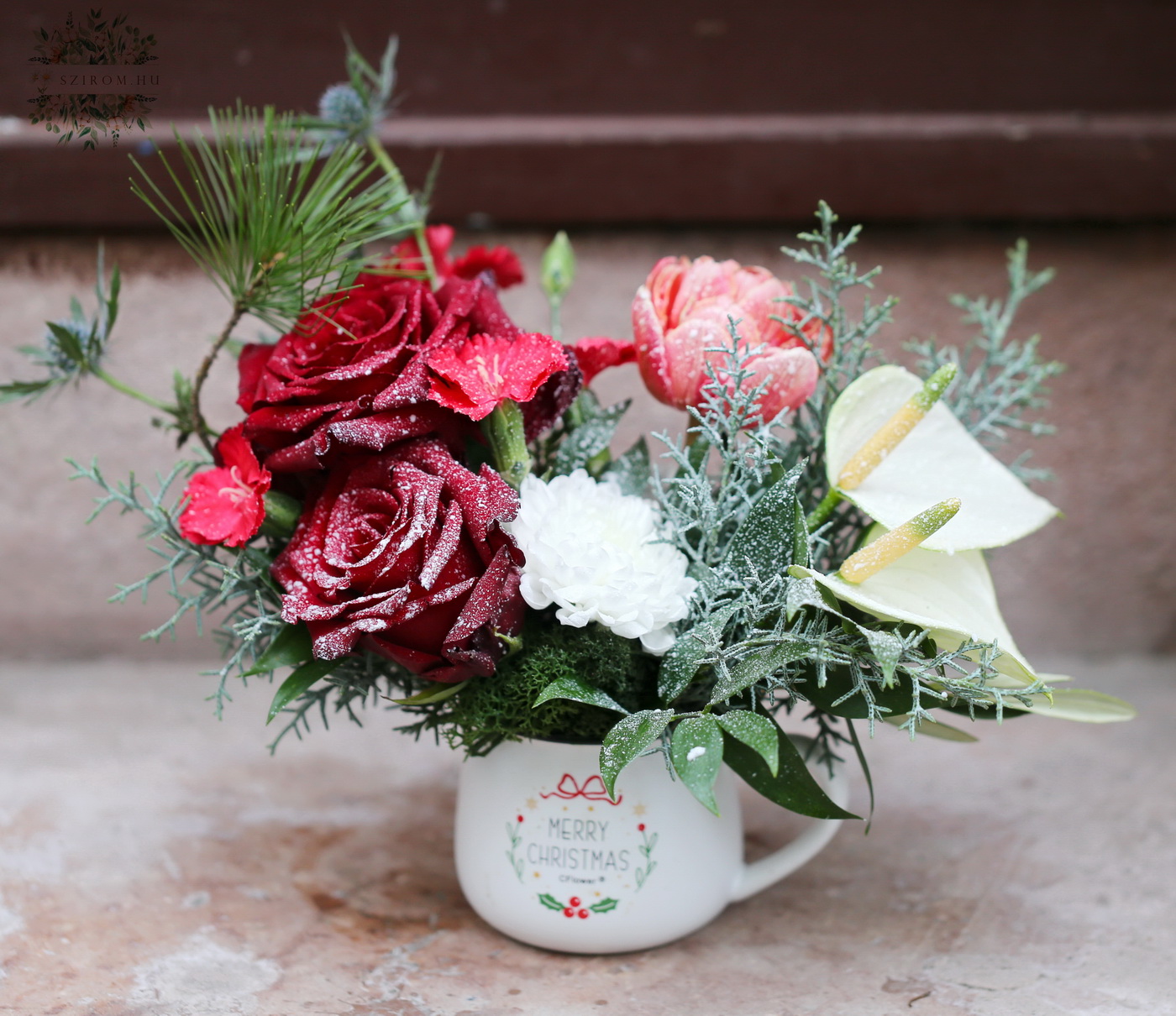 Virágküldés Budapest - Kis karácsonyi Mikulás virágbögre