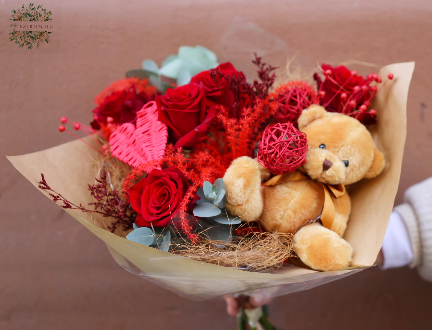 flower delivery Budapest - Red roses with teddy and heart in bouquet (5 stems)