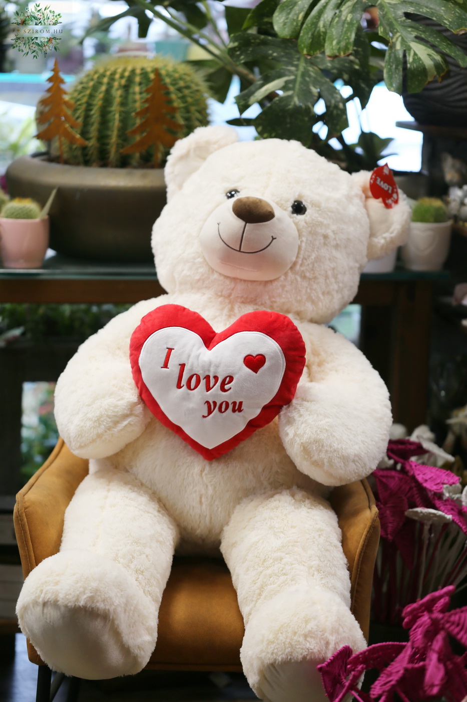 Blumenlieferung nach Budapest - Riesenteddybär mit Herz, 90 cm