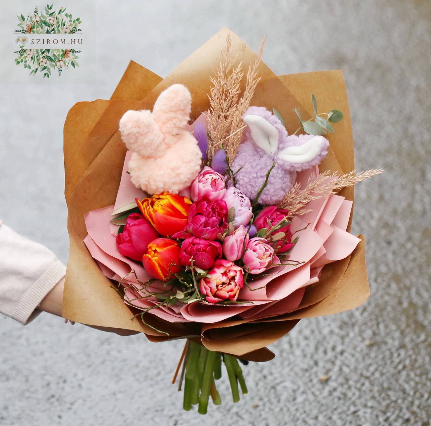 Blumenlieferung nach Budapest - Tulpenstrauß mit Hasenmotiven (11 Stiele)