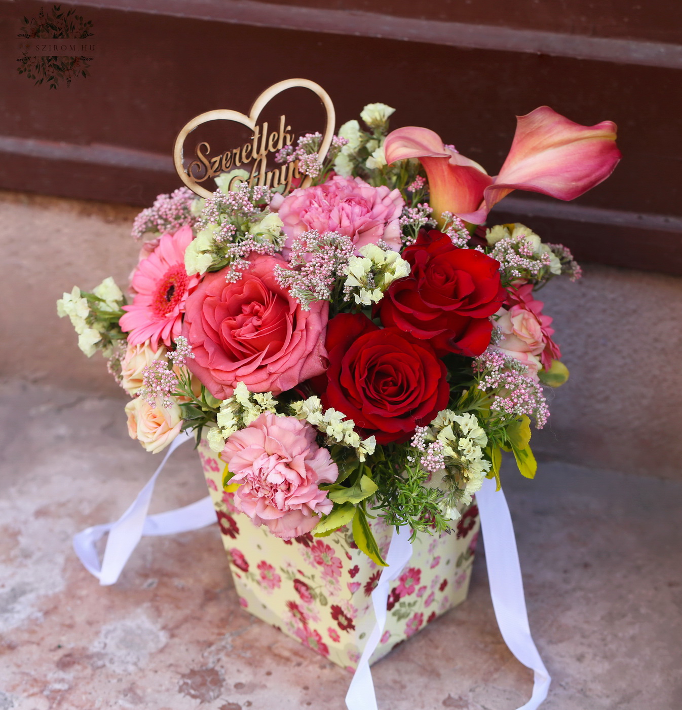 Blumenlieferung nach Budapest - Muttertags-Blumenbeutel in romantischen Farben