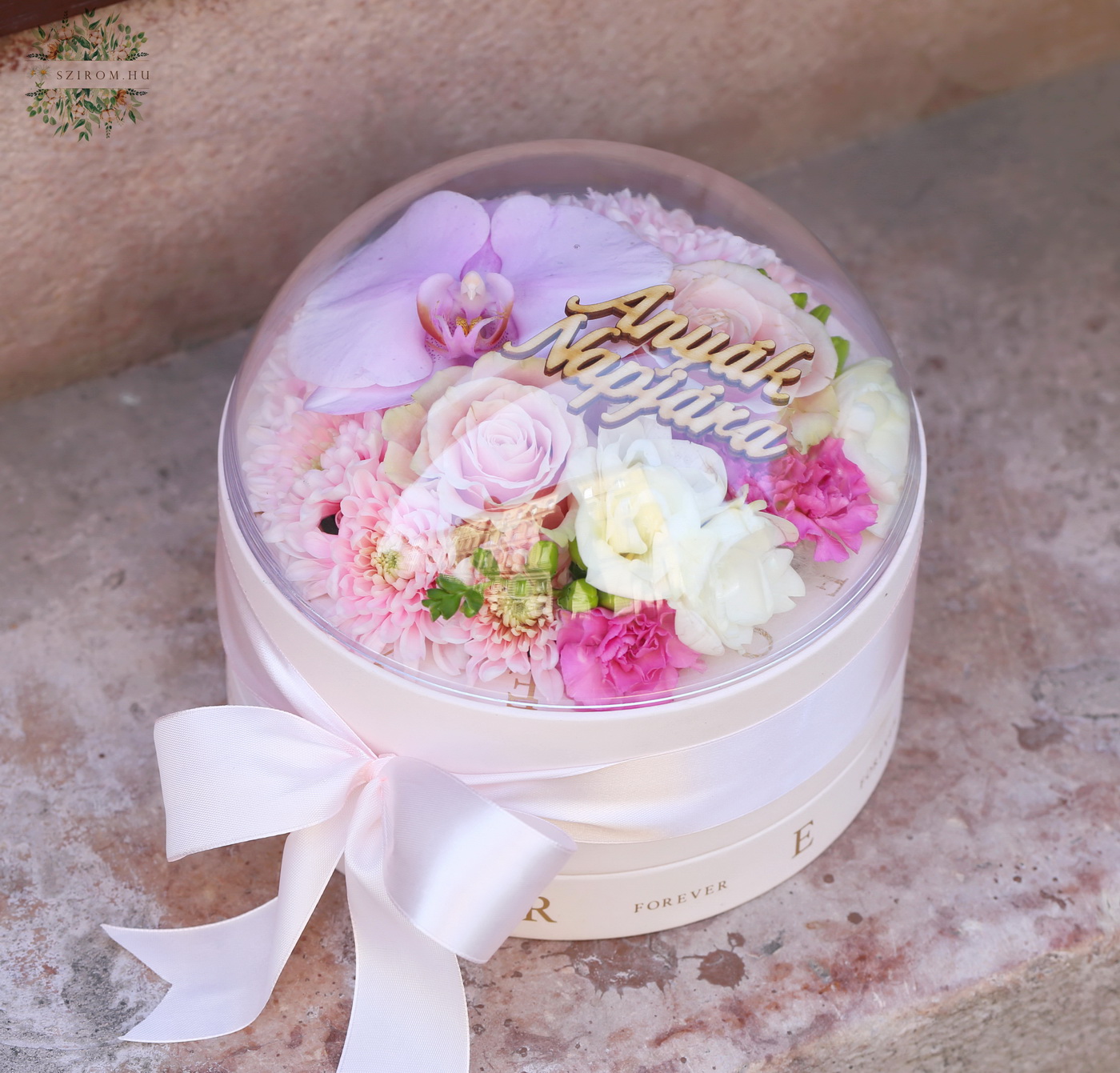 flower delivery Budapest - Mother's Day flower box with plexiglass lid, orchid, rose