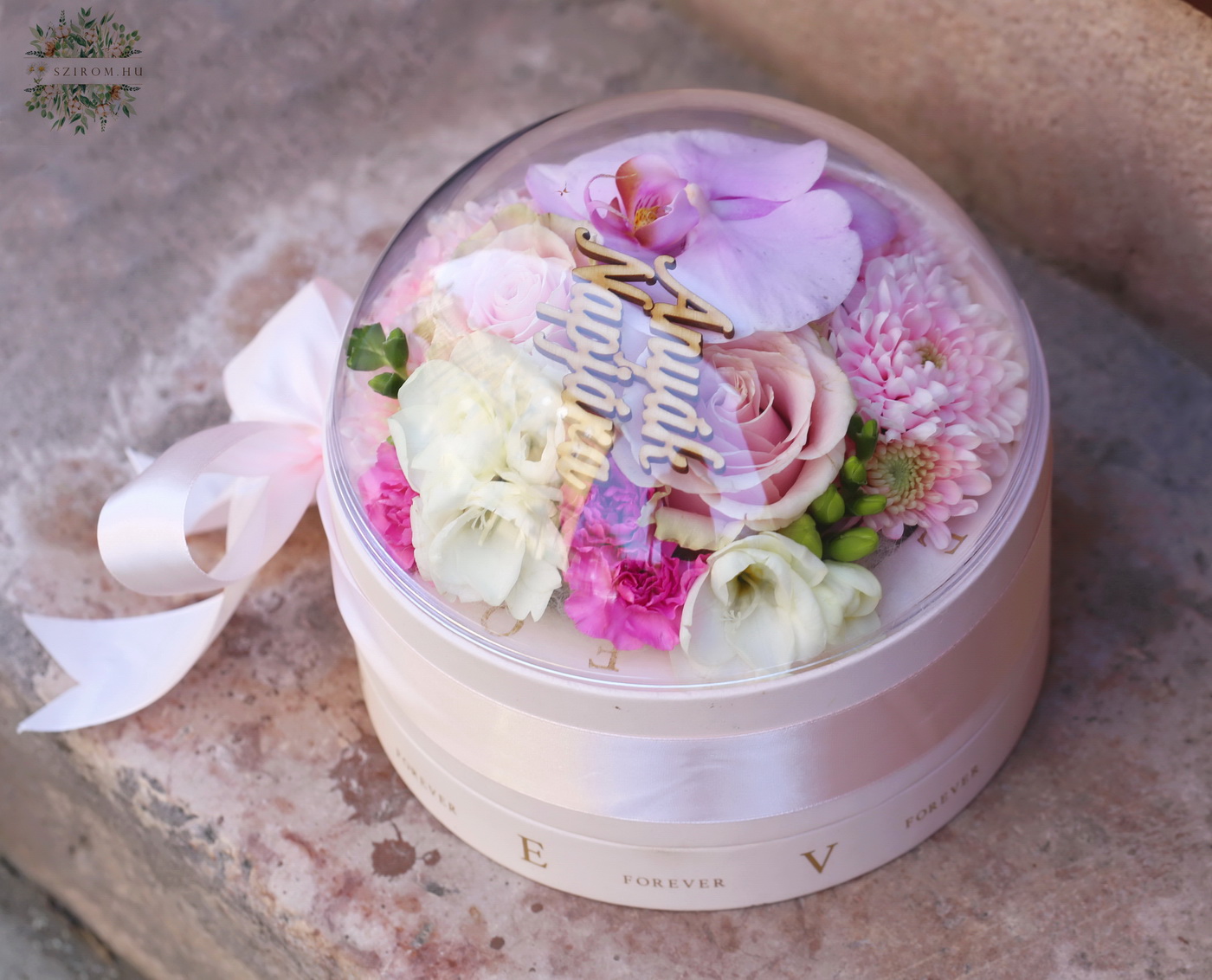 flower delivery Budapest - Mother's Day flower box with plexiglass lid, orchid, rose