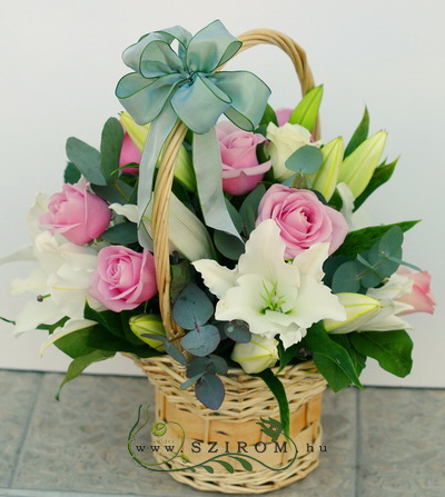 flower delivery Budapest - basket of lillies and pink roses (15 stems)