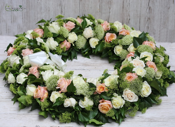 flower delivery Budapest - flower wreath with 80 cream roses (90cm)