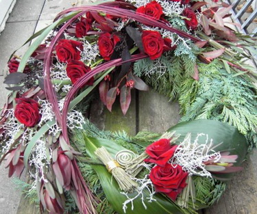 Blumenlieferung nach Budapest - Trauer Kranz