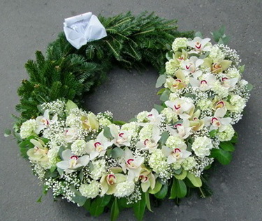 flower delivery Budapest - greek wreath with a sea of orchids (1m)