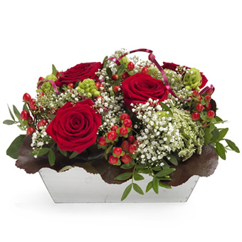 Blumenlieferung nach Budapest - 5 rote Rosen mit Beeren (20cm)