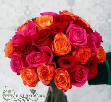 flower delivery Budapest - 30 stems of color roses