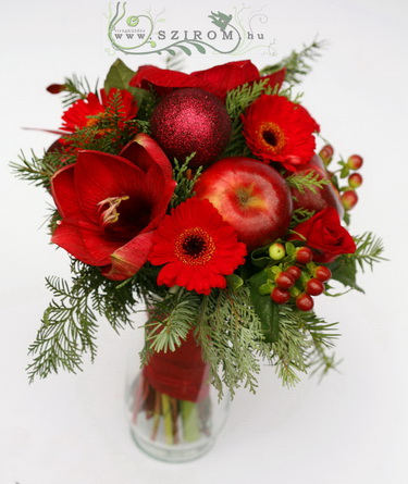 flower delivery Budapest - amaryllis bouquet with apple, in vase