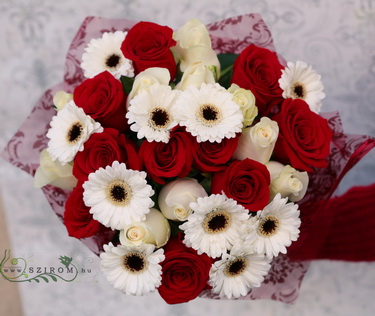 Blumenlieferung nach Budapest - Rosen und Gerbera Strauß (30 Stämme)