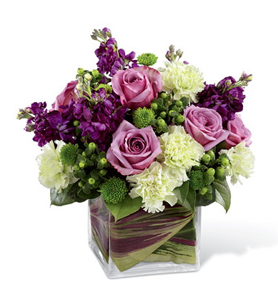 flower delivery Budapest - purple cube (19 stems)
