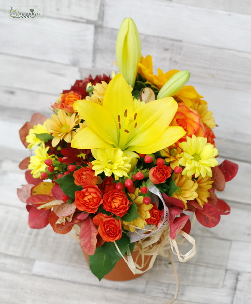 flower delivery Budapest - autumn pot (10 stems)