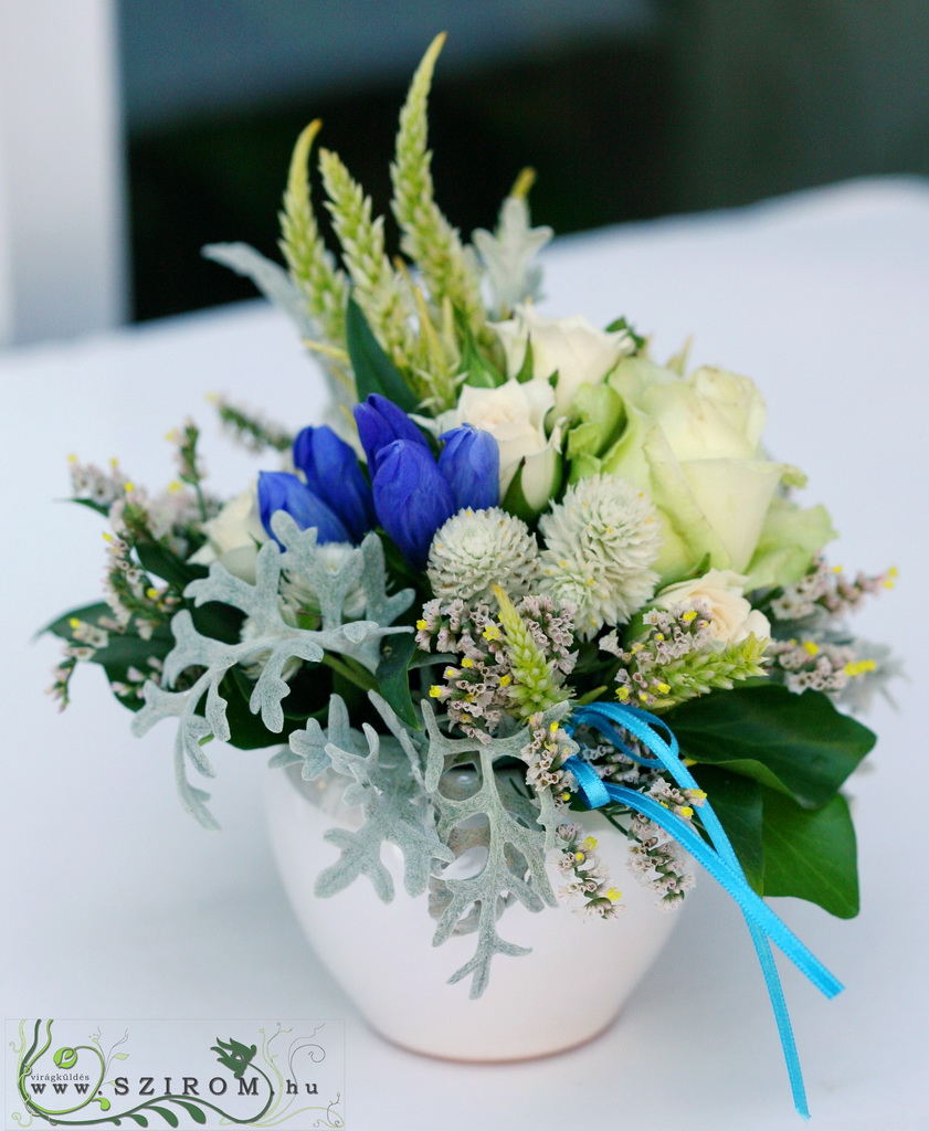 flower delivery Budapest - small blue - white centerpiece (enchiantus, gomphrena, limonium, rose), wedding