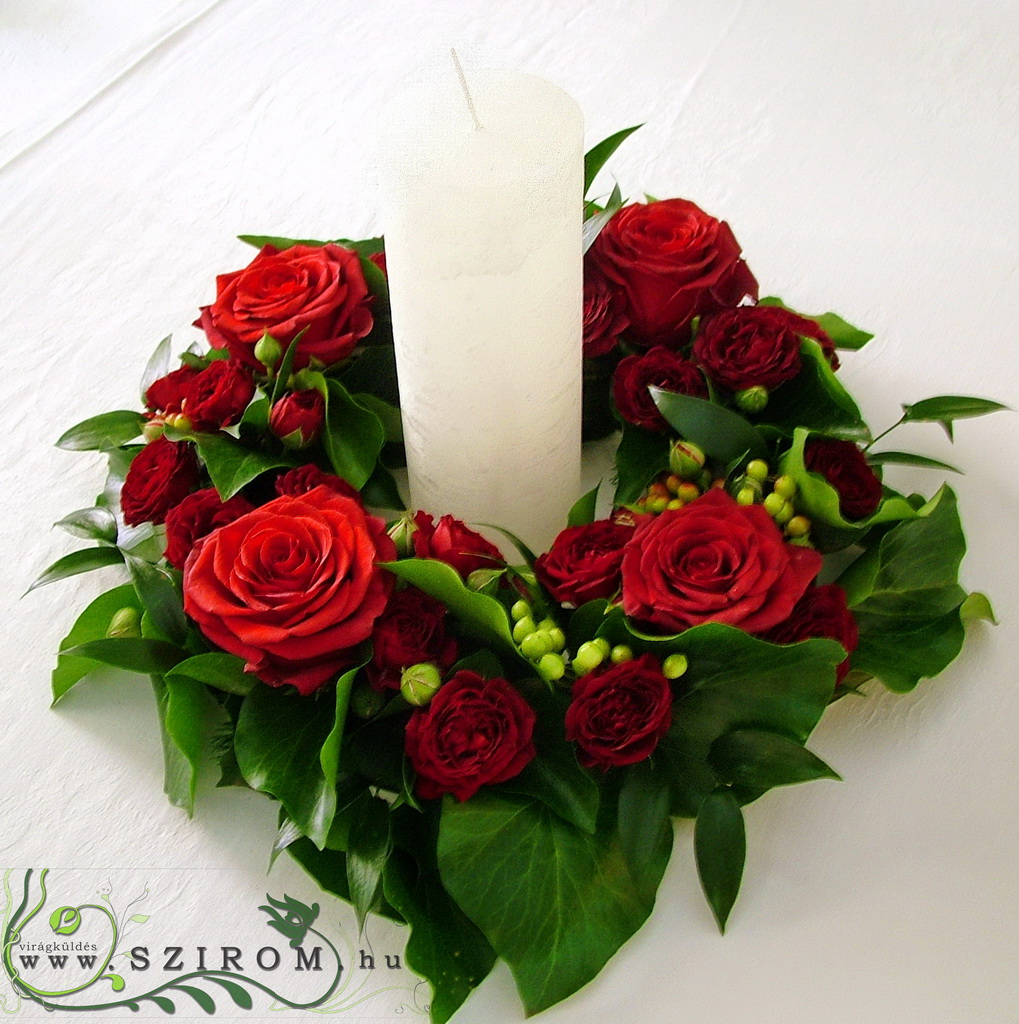 Virágküldés Budapest - gyertyás asztaldísz, Dudok Rendezvényház Budakeszi (rózsa, mini rózsa, vörös), esküvő