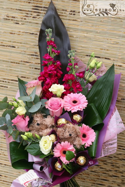 flower delivery Budapest - graduation bouquet for girls