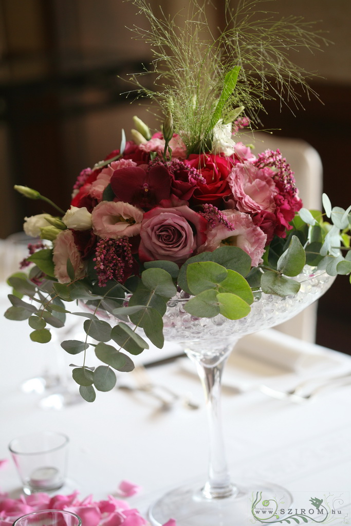flower delivery Budapest - Main table centerpiece, coctail cup, Four Seasons Hotel Gresham Palace (coctail cup, rose, lisianthus, orchid, statice, red, pink), wedding