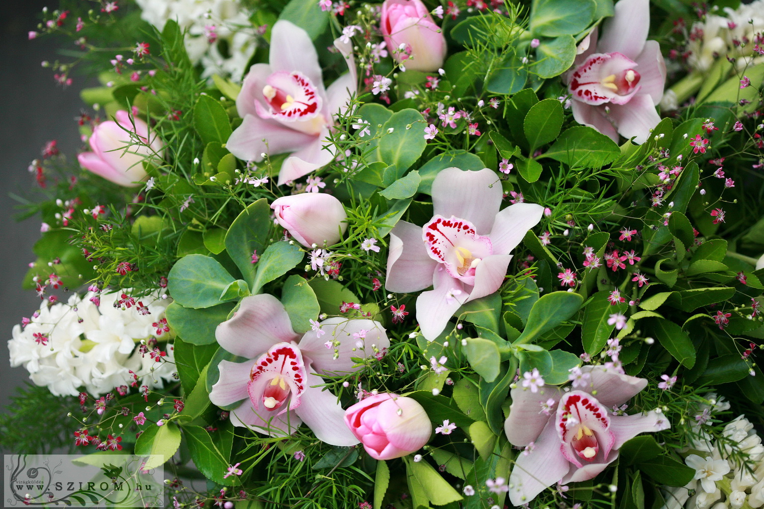 Blumenlieferung nach Budapest - Tischdekoration