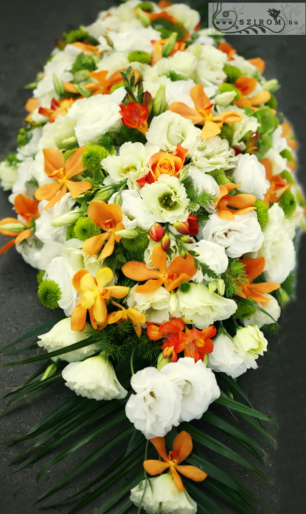 Virágküldés Budapest - Főasztaldísz (rózsa, liziantusz, orchidea, gomb krizi, orange, white), Danubius Margitsziget, esküvő