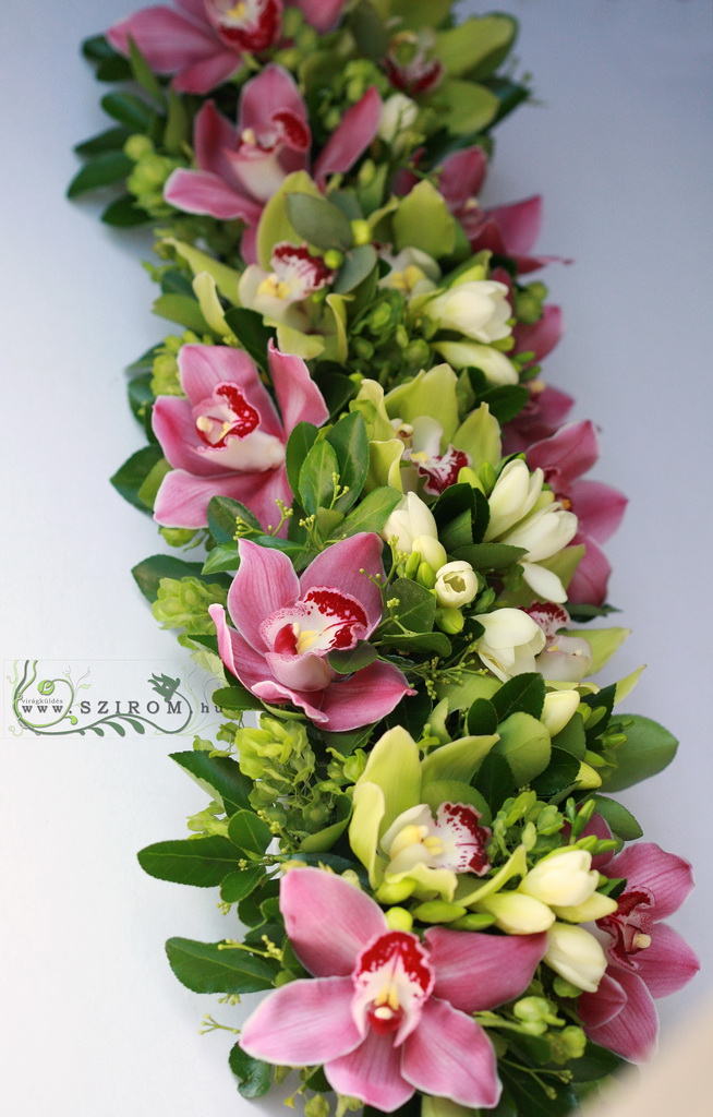 flower delivery Budapest - Main table centerpiece with green and pink orchids and freesias, Manna Budaest, wedding