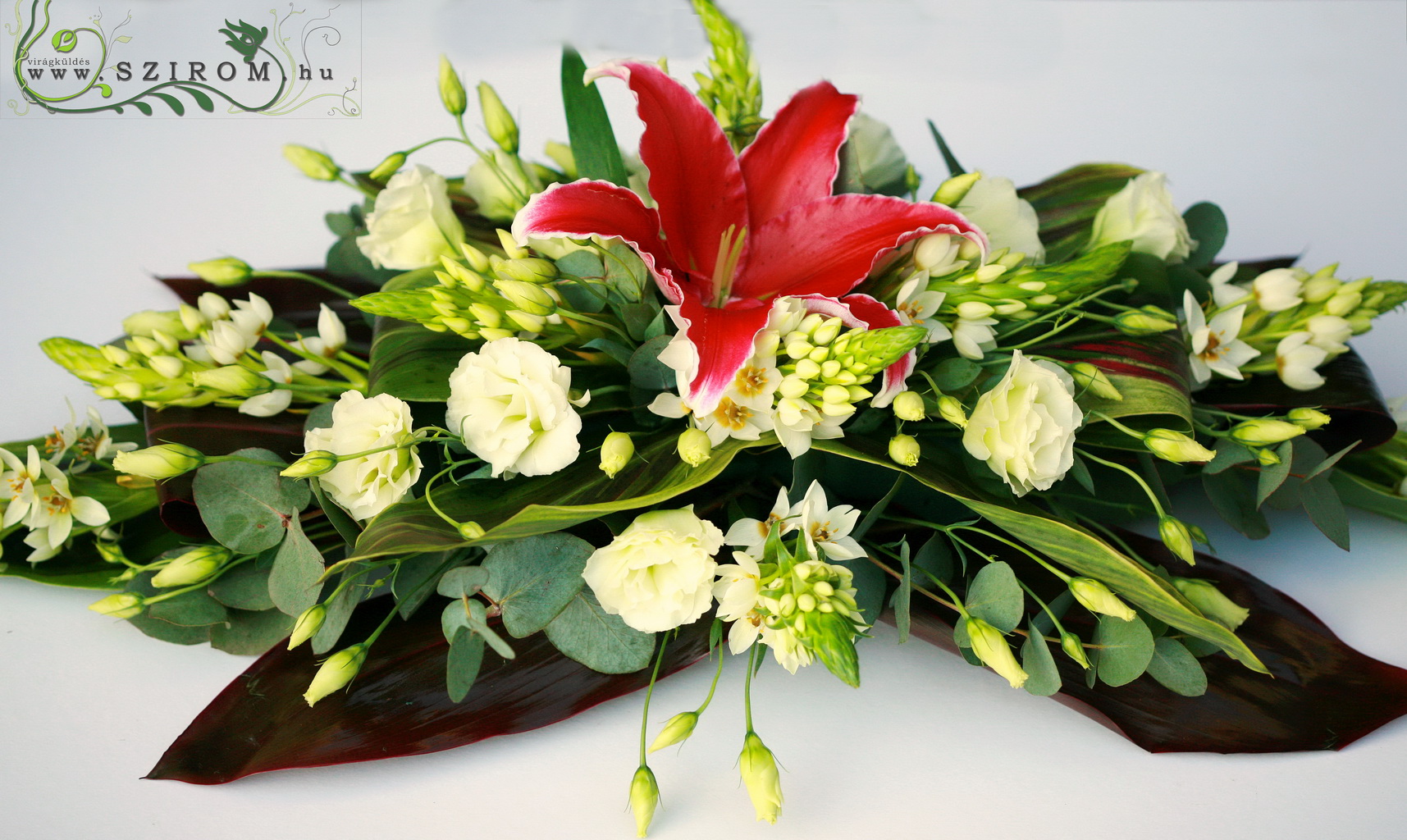 flower delivery Budapest - Main table centerpiece (ornithogalum, lilies, lisiantusses, red, cream), wedding