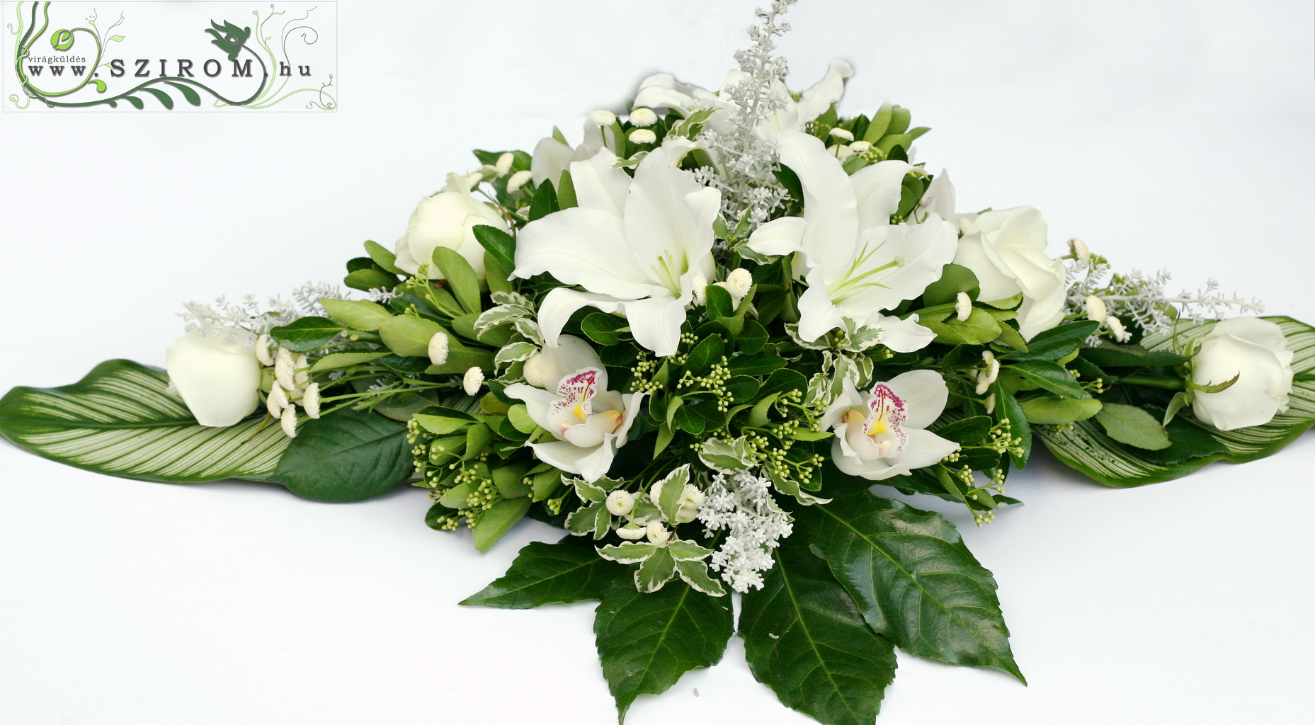 flower delivery Budapest - Main table centerpiece (lilies, matricaria, cymbidium, roses, white), wedding