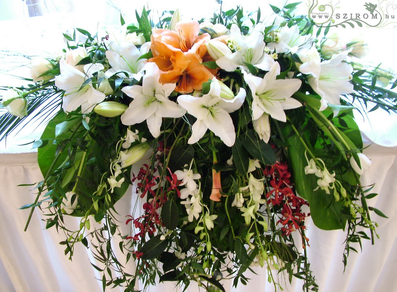 flower delivery Budapest - Main table centerpiece (roses, lilies, dendrobium, amaryllis, spider orchids, red, white) , Ybl Palace, wedding