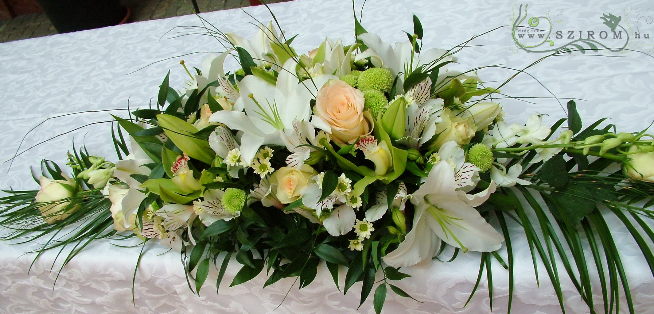 flower delivery Budapest - Main table centerpiece (roses, alstromeries, pompoms, santinis, lilies, dendrobium, cymbidiums, white, green, peach), Ybl Palace, wedding