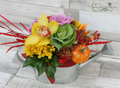 flower delivery Budapest - Autumn watering can