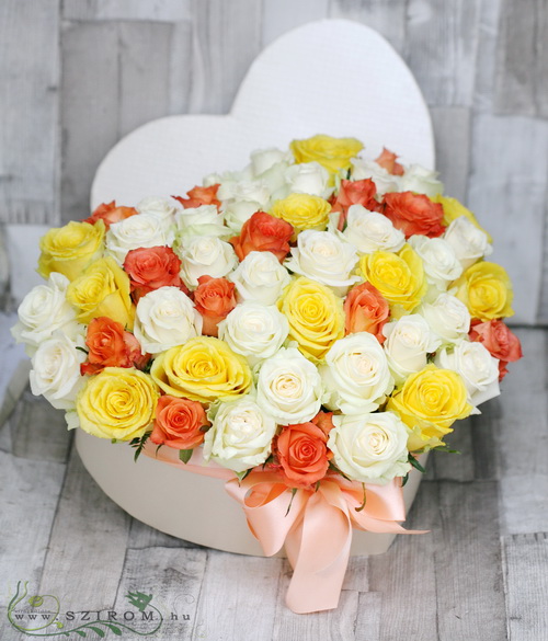 Virágküldés Budapest - Szív rózsa doboz 50 rózsával (sárga, narancs, fehér)