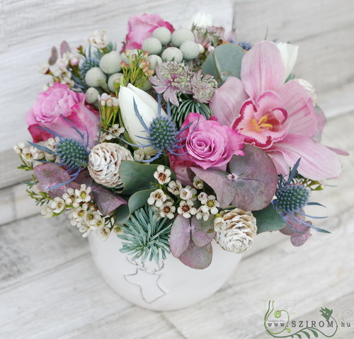 flower delivery Budapest - pastel winter flower arrangement (15 stems)