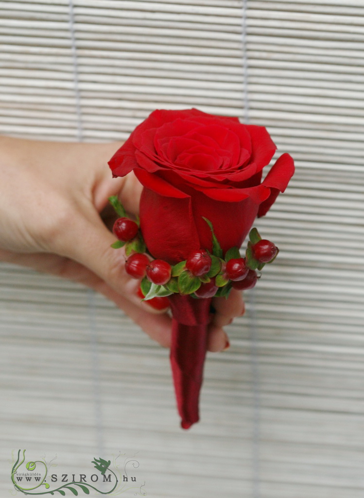 flower delivery Budapest - Boutonniere of rose with hypericum (red)