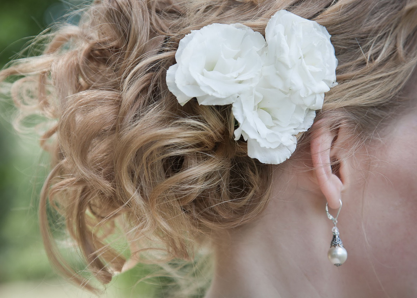 flower delivery Budapest - hair flowers, lisianthus (white)