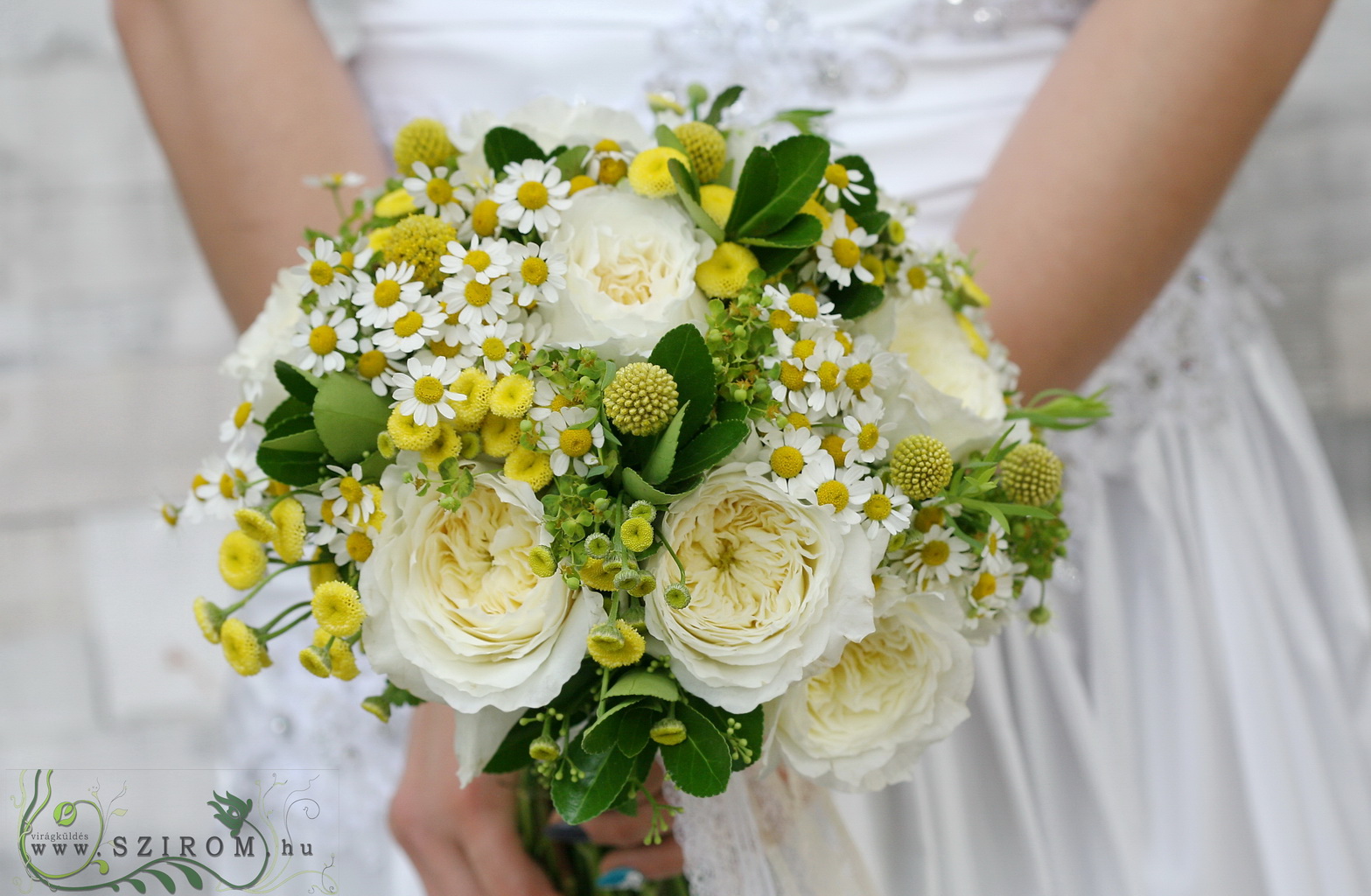 flower delivery Budapest - Bridal bouquet with David Austin roses and chamomiles (rose, chamomile, yellow, white)