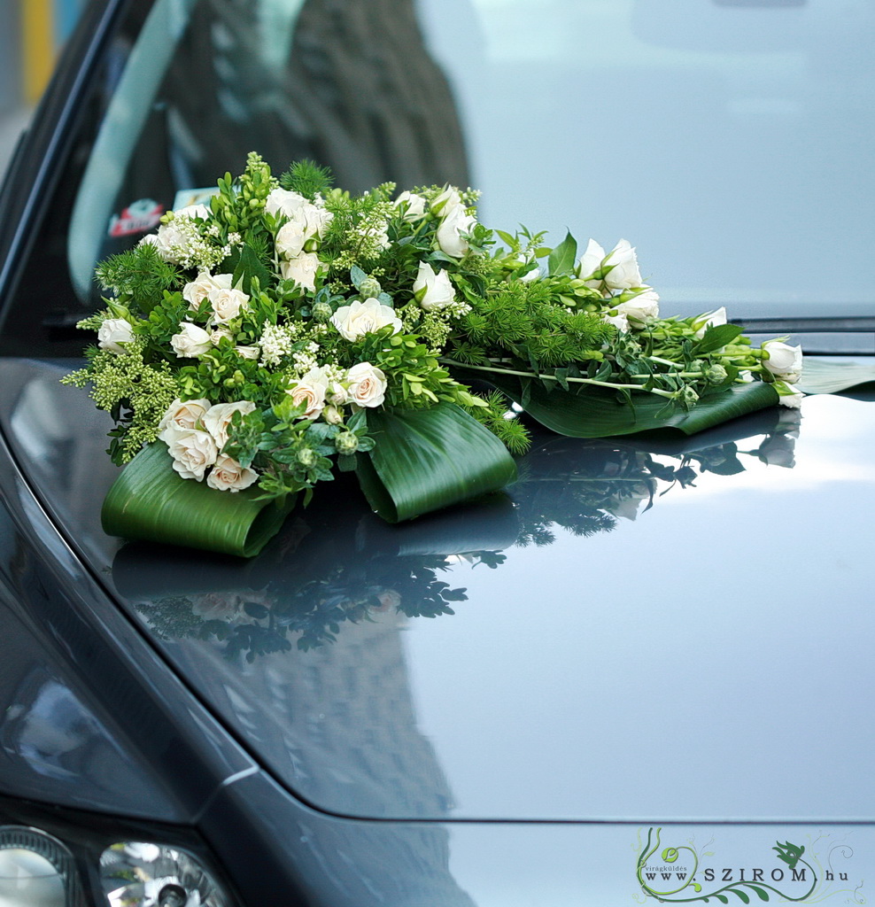 flower delivery Budapest - Corner car flower arrangement with spray roses and seasonal flowers (white)