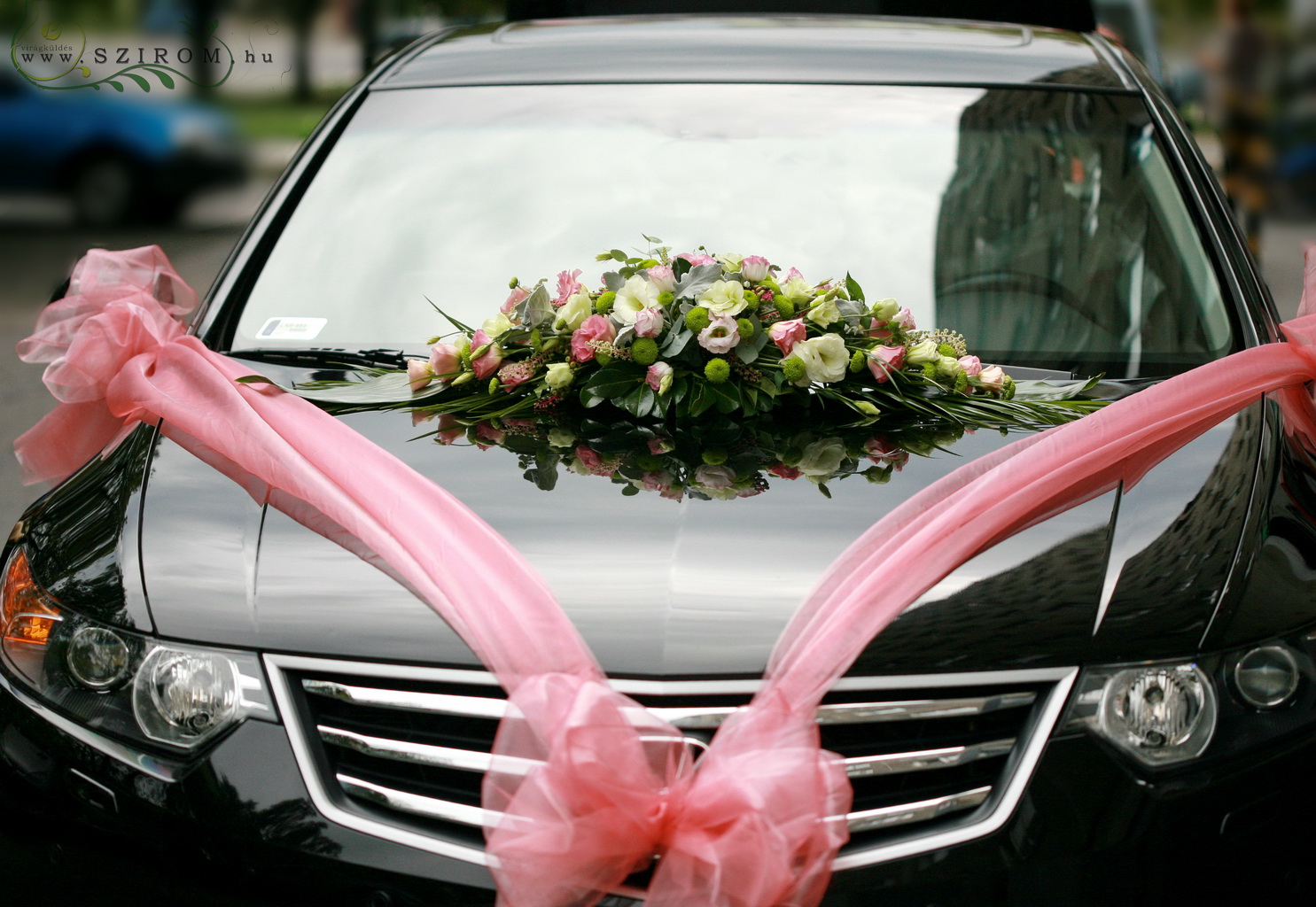 flower delivery Budapest - oval car flower arrangement with lisianthus. chrysanthemum, white, pink)