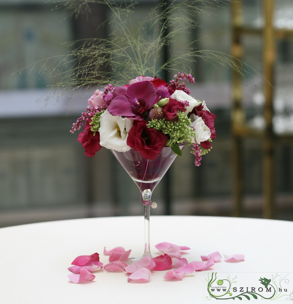 flower delivery Budapest - coctail cup flower decor, Gresham , wedding